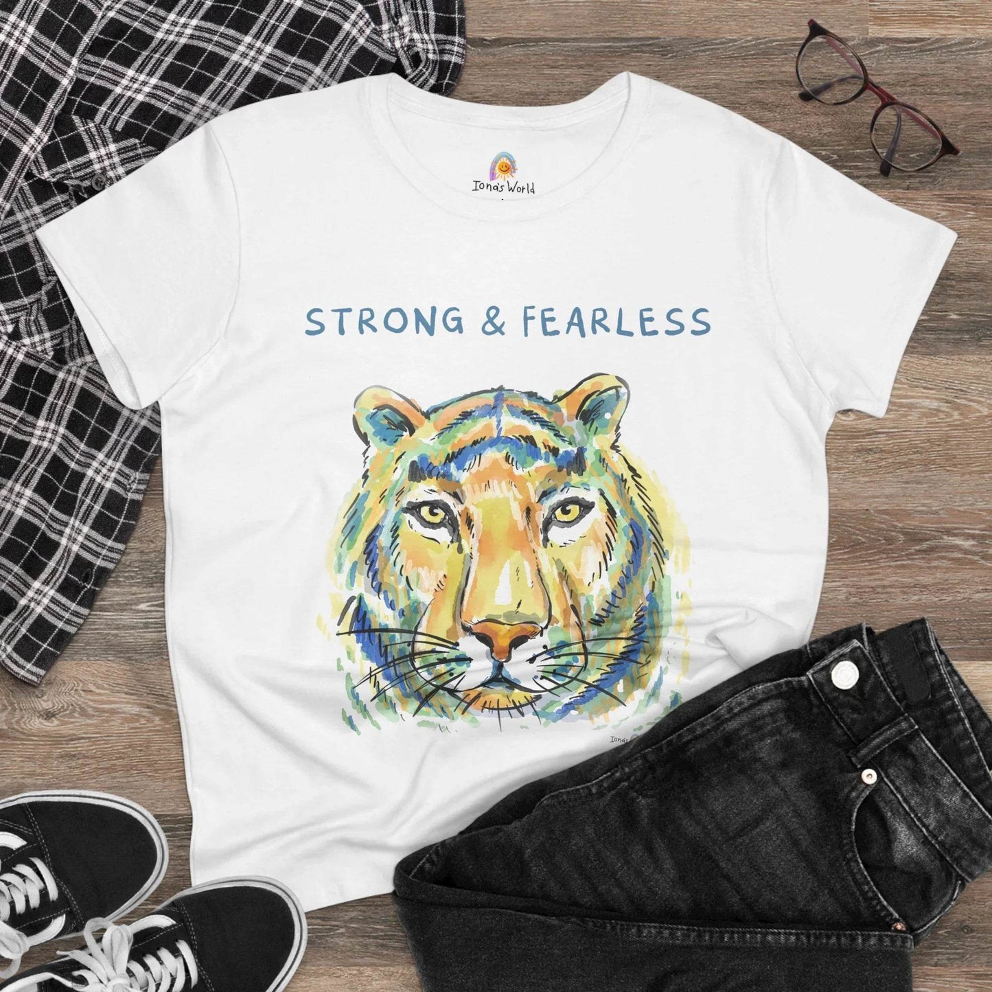 STRONG & FEARLESS - WOMEN'S SHIRT - Iona's World